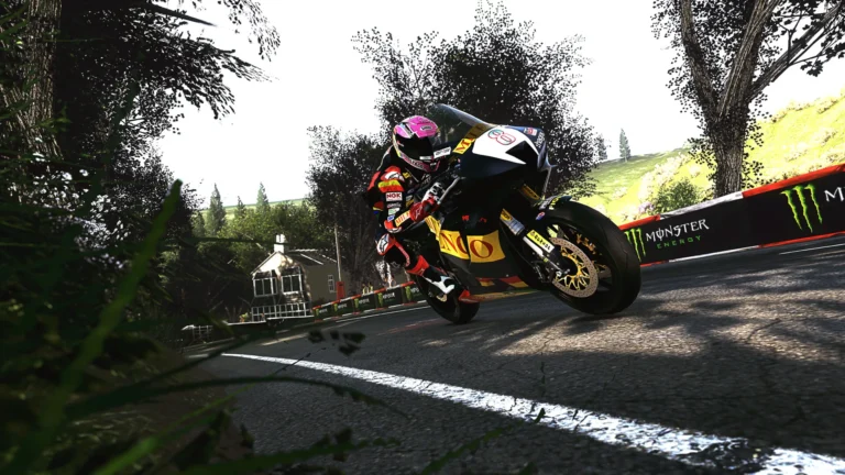 TT Isle of Man Ride on the Edge 3 Screenshot 6